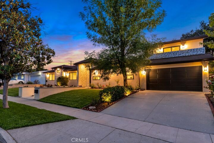 Property Photo: 4801 Abbeyville Avenue CA 91364