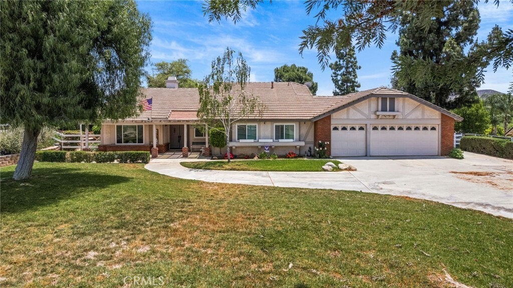 Property Photo: 17477 Owl Tree Road CA 92504