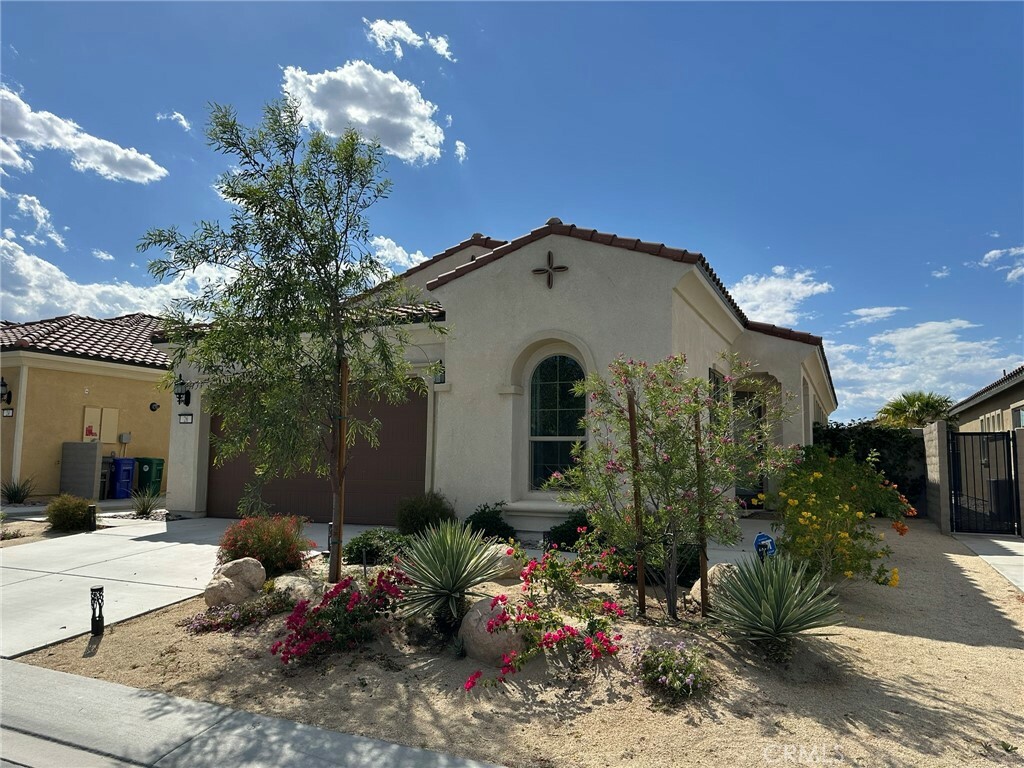 Property Photo: 26 Carmenere CA 92270