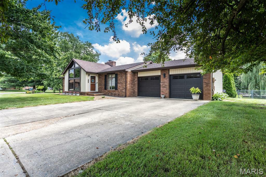 Property Photo: 112 Cross Creek Drive IL 62010