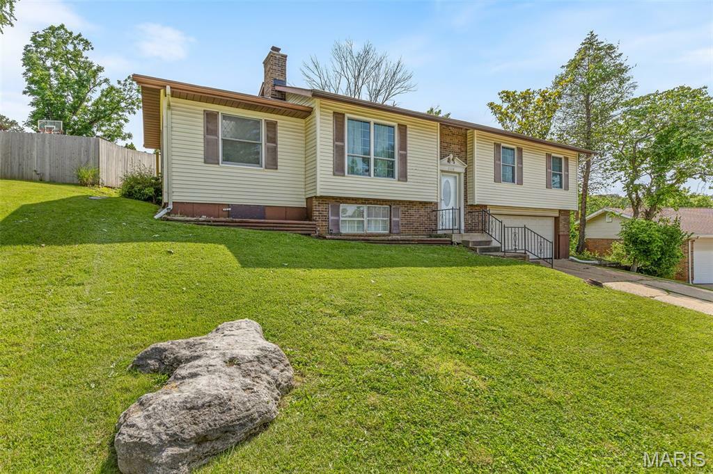 Property Photo: 2110 Devonshire Drive MO 63052
