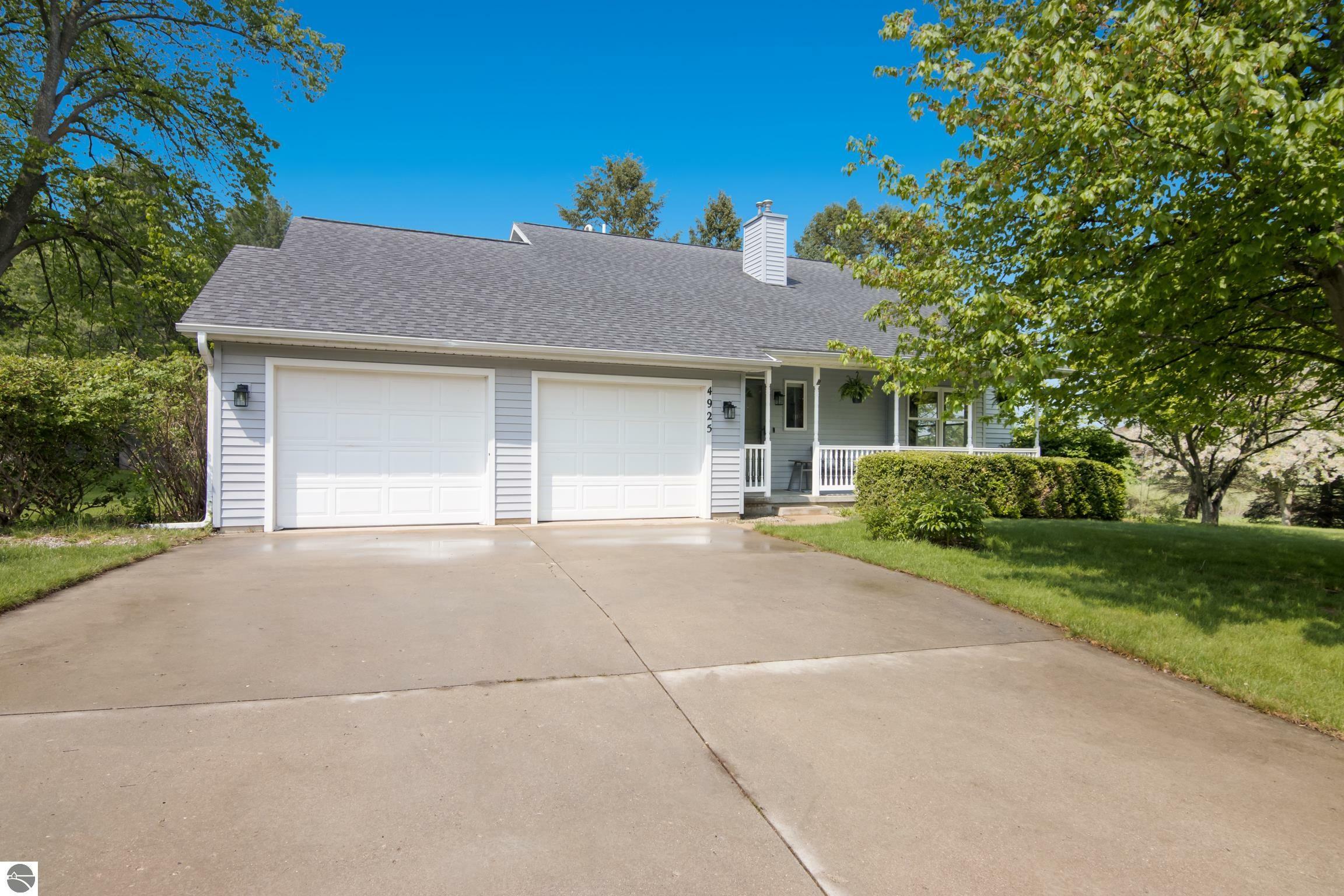 Property Photo:  4925 Ridge Crest Drive  MI 49690 
