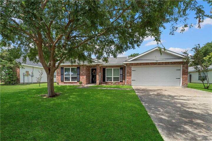 Property Photo: 995 Maple Creek Drive LA 70461