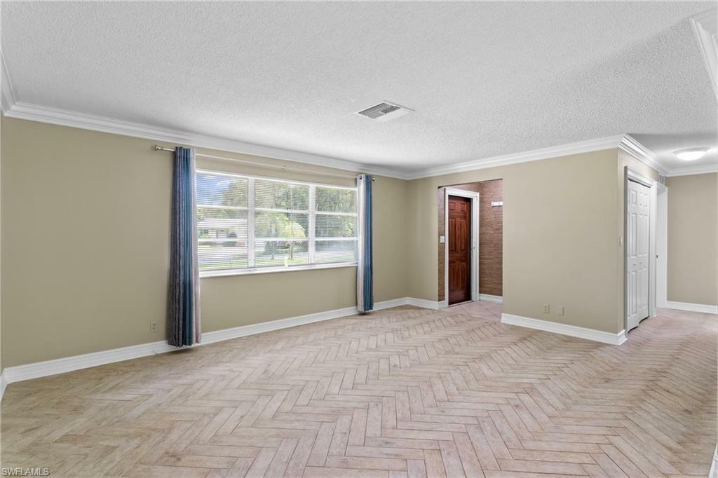 Property Photo:  2525 Dawn Cir  FL 34103 