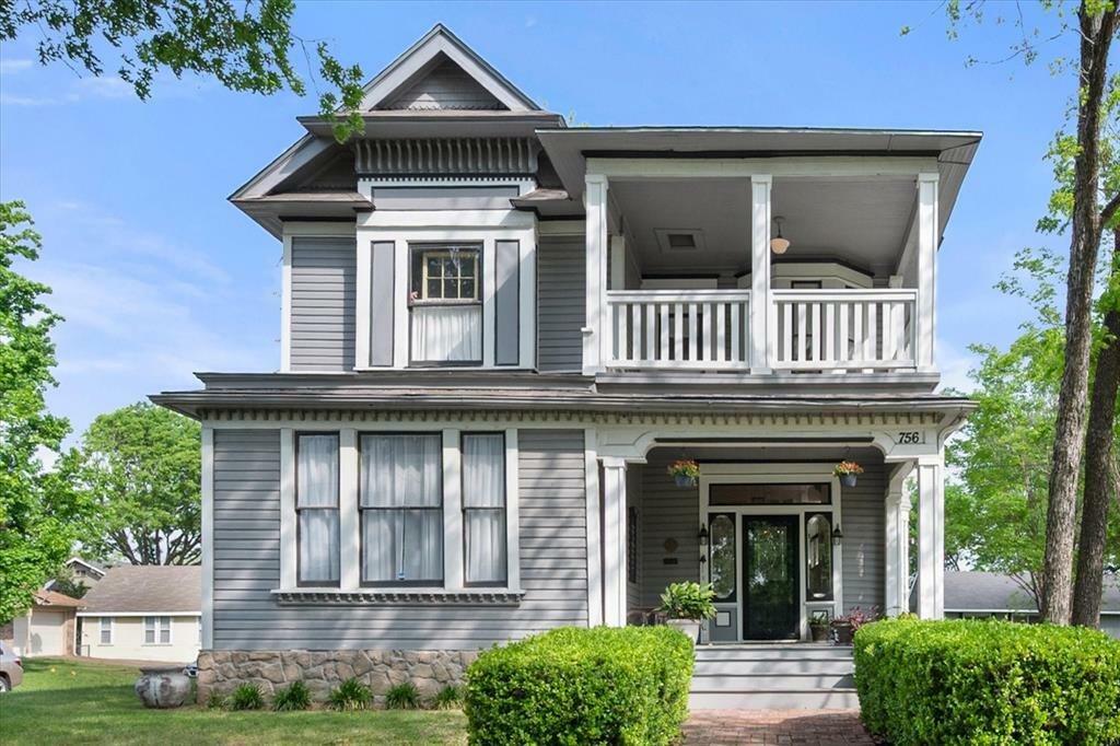 Property Photo:  756 W 3rd Avenue  TX 75110 