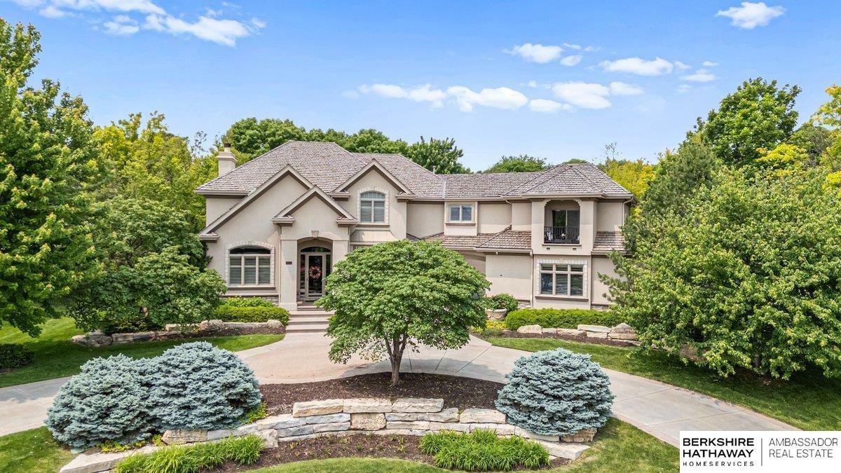 Property Photo: 910 N 143rd Avenue Circle NE 68154