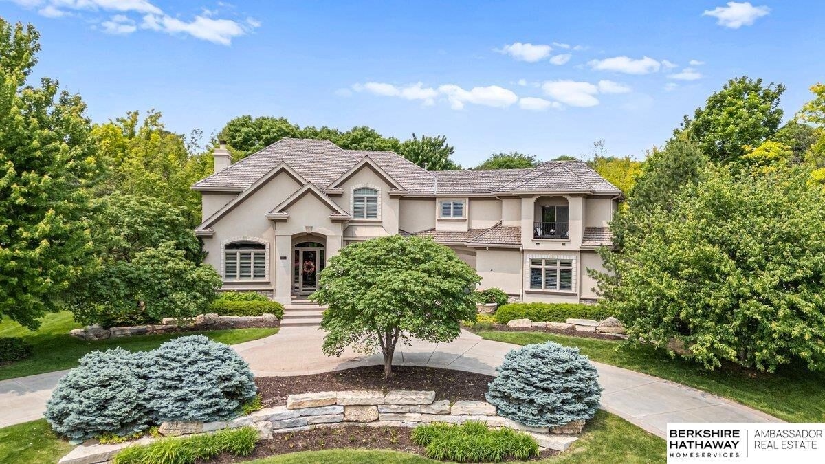 Property Photo:  910 N 143rd Avenue Circle  NE 68154 