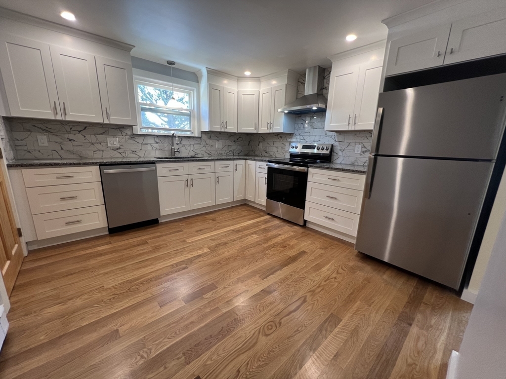 Property Photo:  79 Walnut Street 2  MA 02478 