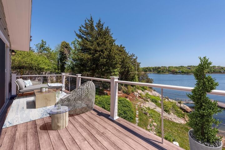 Property Photo:  7 Cove Way  MA 01930