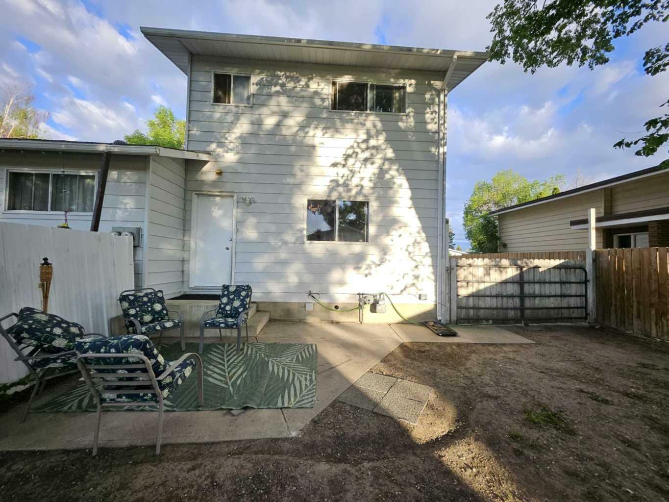 Photo de la propriété: 2105 13 Street N AB T1H 2V4