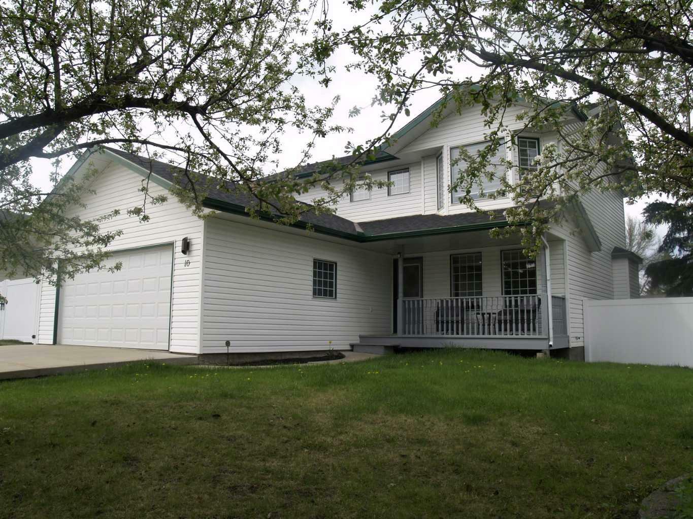 10 Pickwick Lane  Lacombe AB T4L 1T6 photo