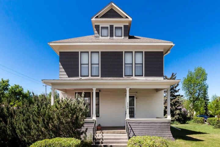 Property Photo: 2203 21 Street AB T0L 1R0