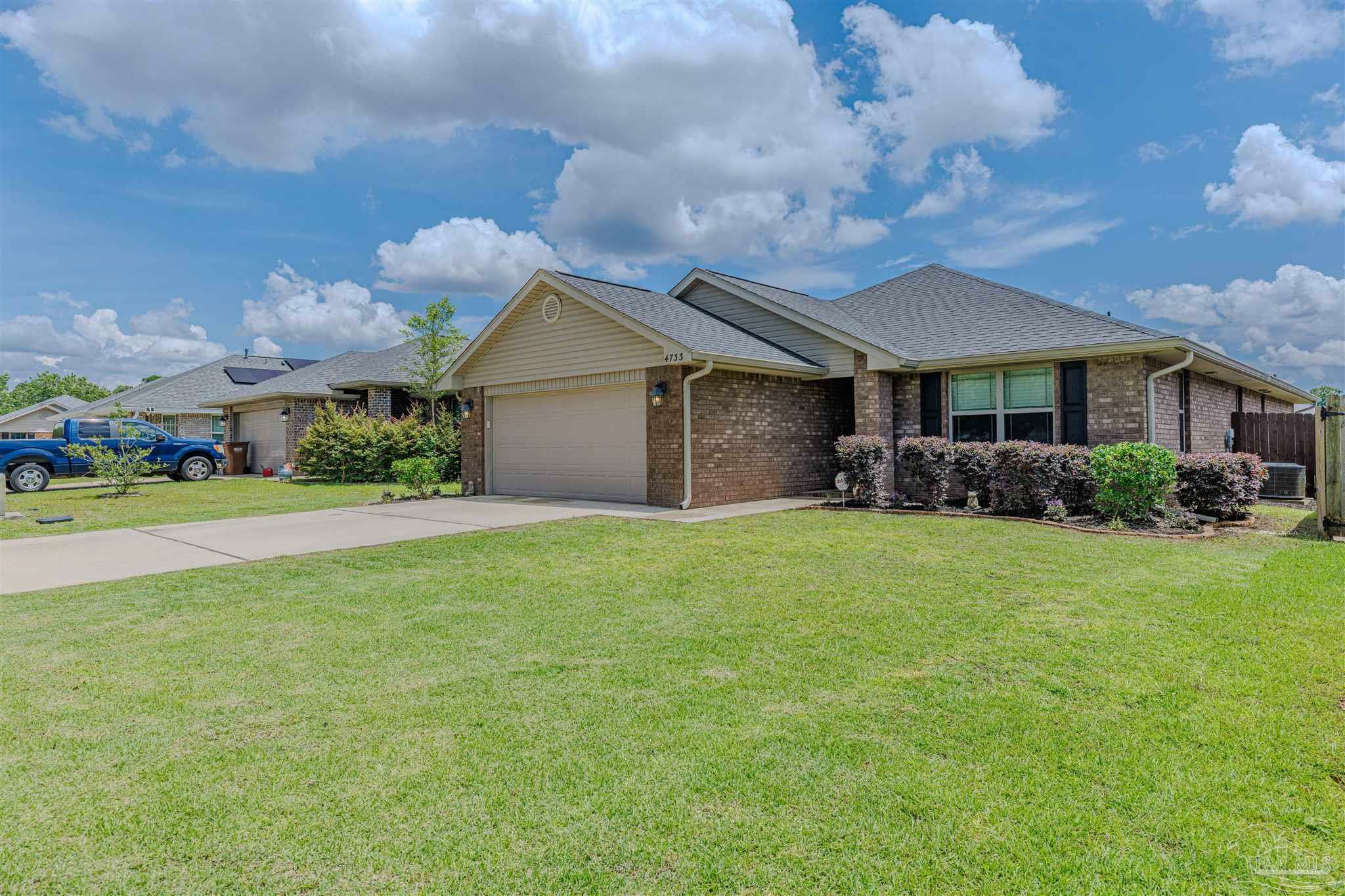 Property Photo: 4733 Ashley Place Blvd FL 32571