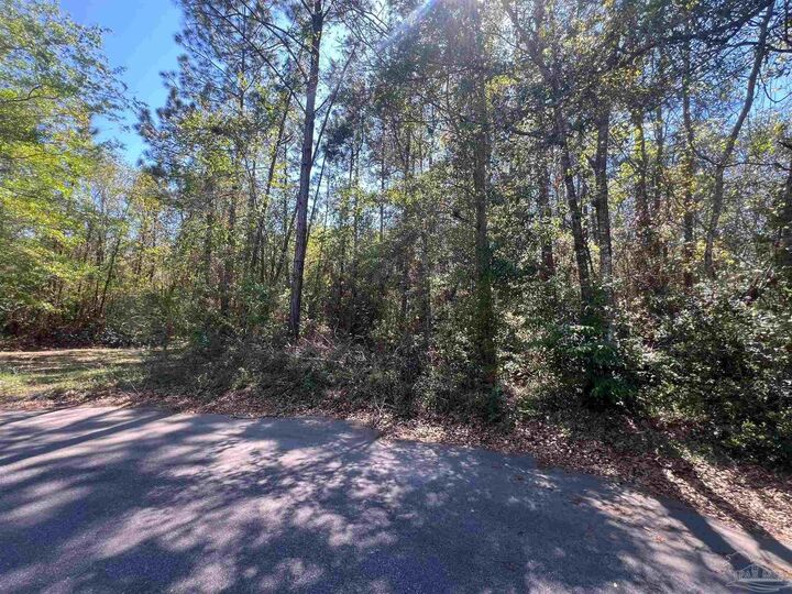 Property Photo:  2225 Northbury Ct  FL 32526 