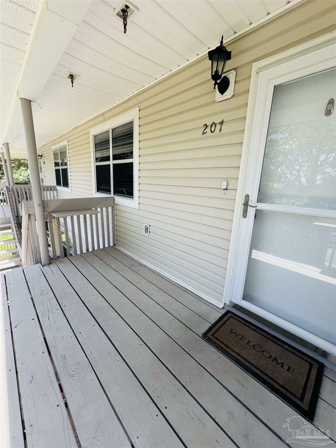 Property Photo: 1100 Shoreline Dr 207 FL 32561