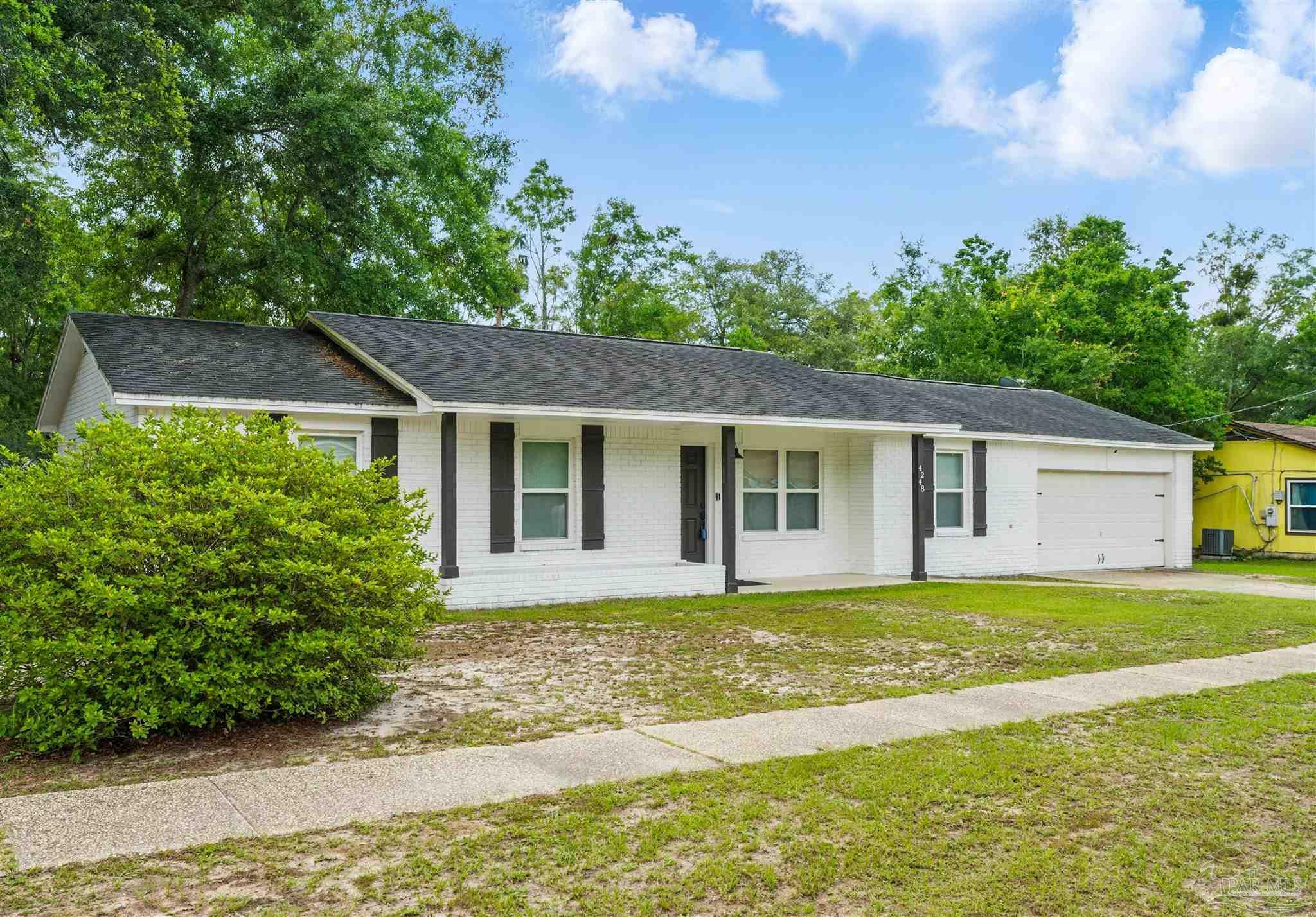 Property Photo: 4248 Seaport Rd FL 32571