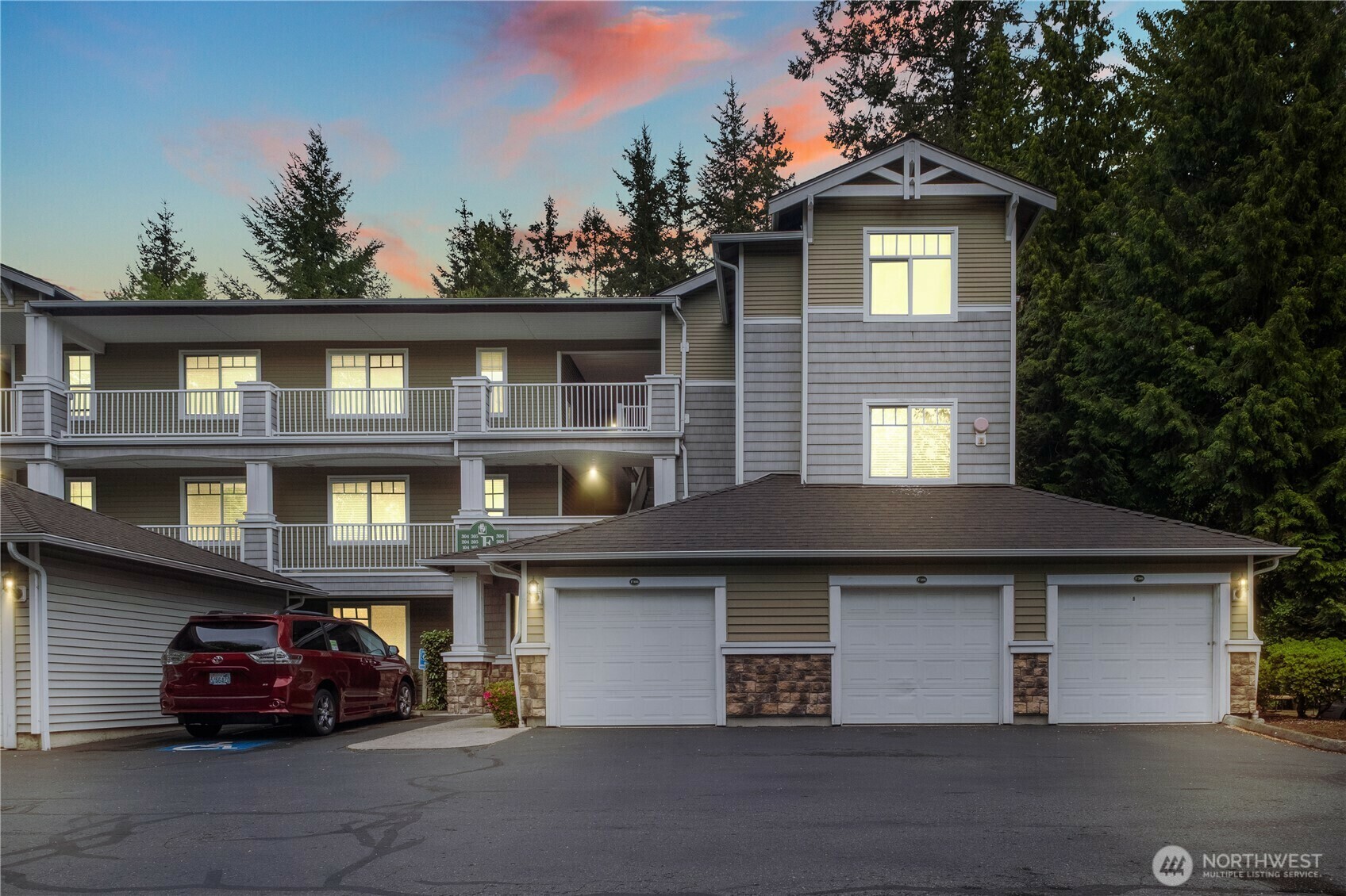 Property Photo: 12712 Admiralty Way F-306 WA 98204
