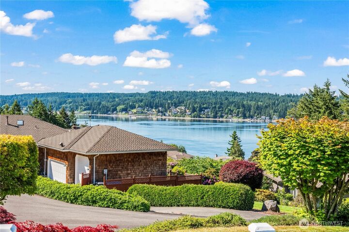 Property Photo: 5819 18th Street Ct NW WA 98335