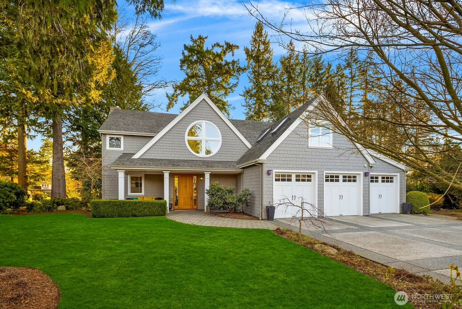 Property Photo: 1016 Alexander Place WA 98110