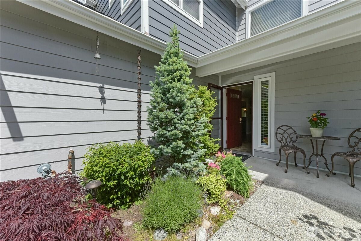 Property Photo: 5621 N Grove Drive 4 WA 98275