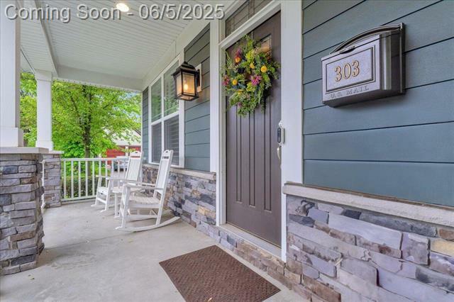 Property Photo: 303 Terry Avenue MI 48307
