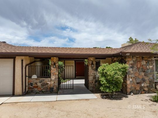 Property Photo:  400 E Monte Vista Ave  CA 93555 