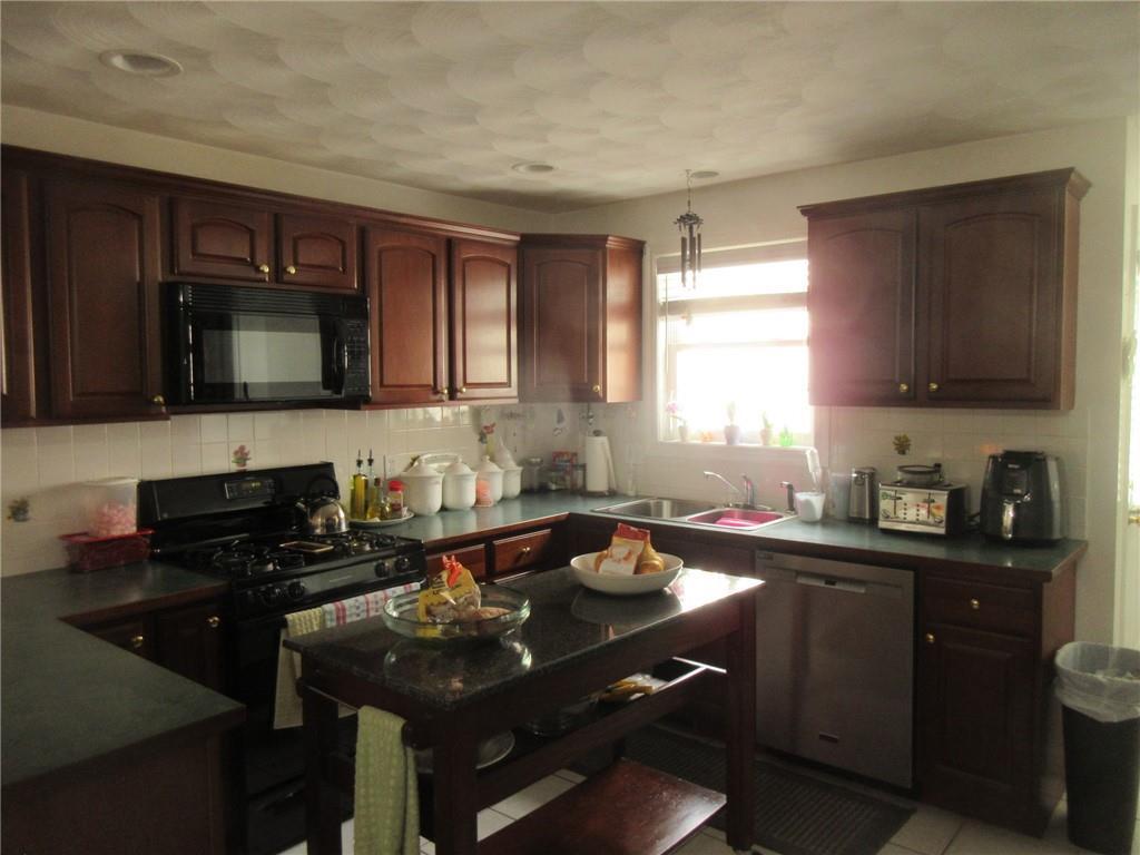 Property Photo:  236 Cheshire Drive 236  RI 02921 
