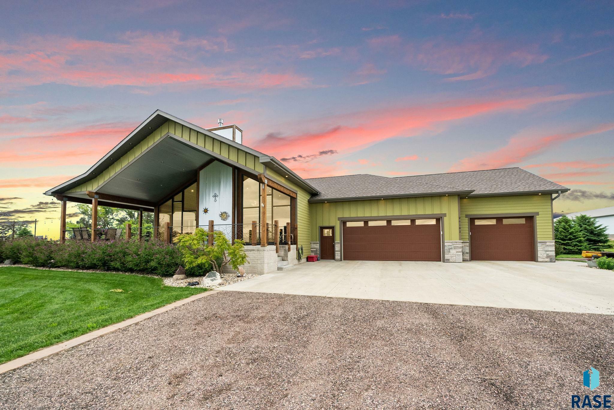 26182 Reed Ct  Canistota SD 57012 photo