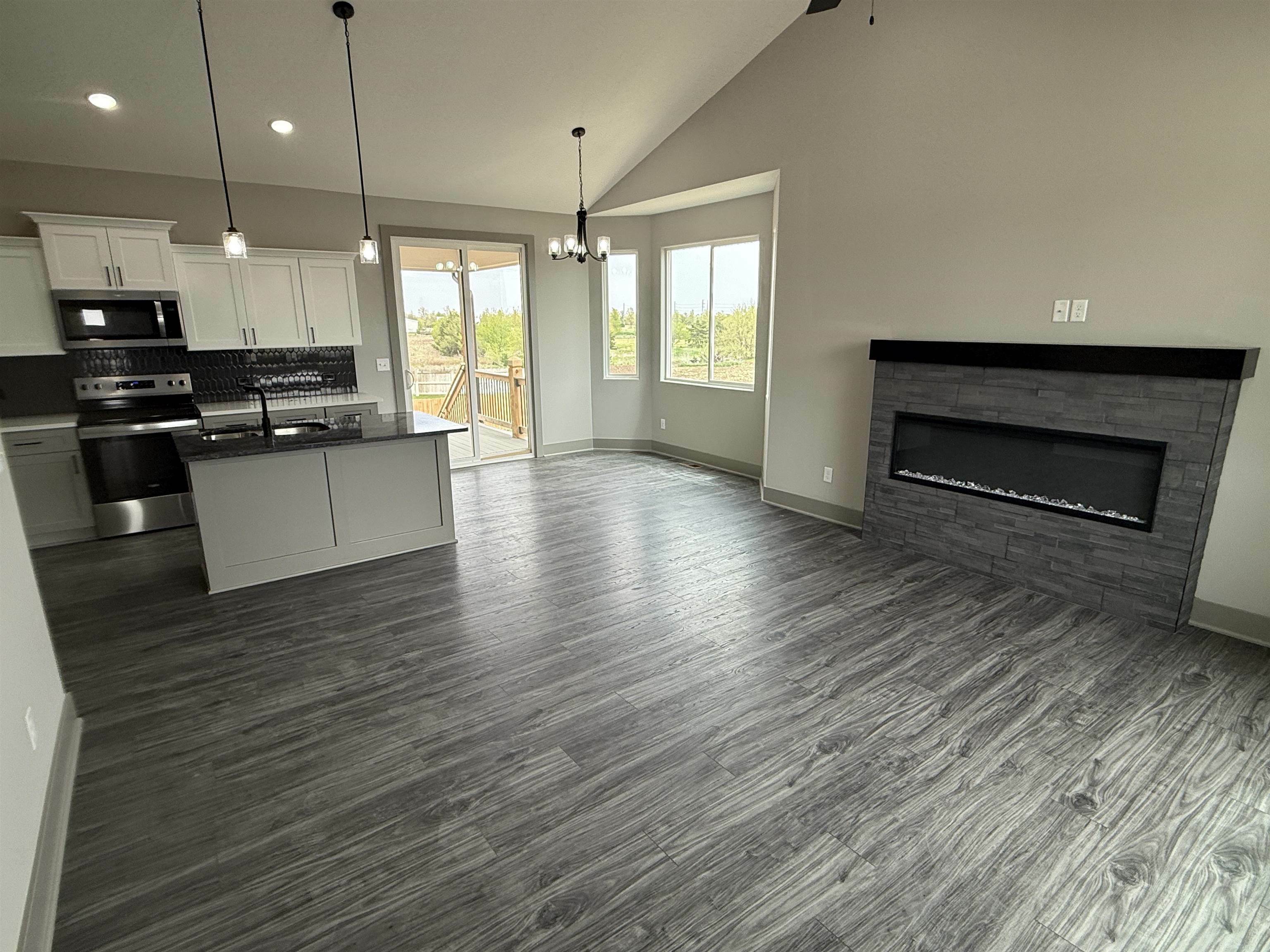 Property Photo: 130 E Poplar Circle KS 67052