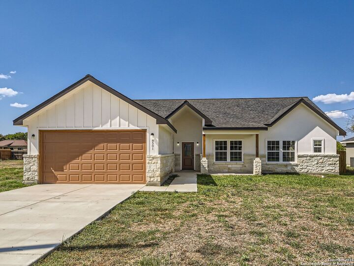Property Photo:  8501 Utopia Blvd  TX 78154 