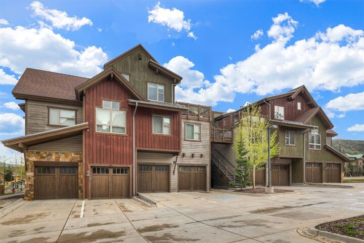 Property Photo: 45 Watertower Way 202 CO 80443
