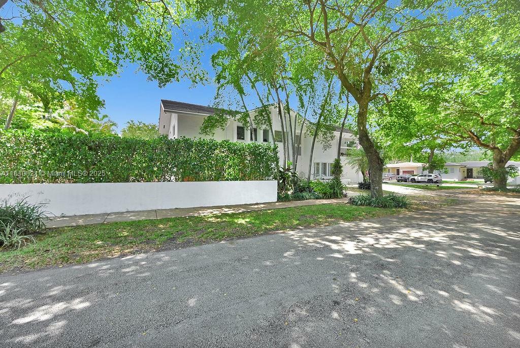 Property Photo: 1450 Ortega Avenue FL 33134