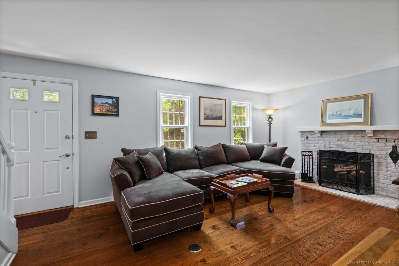 Property Photo:  3 Colonial Drive  CT 06413 