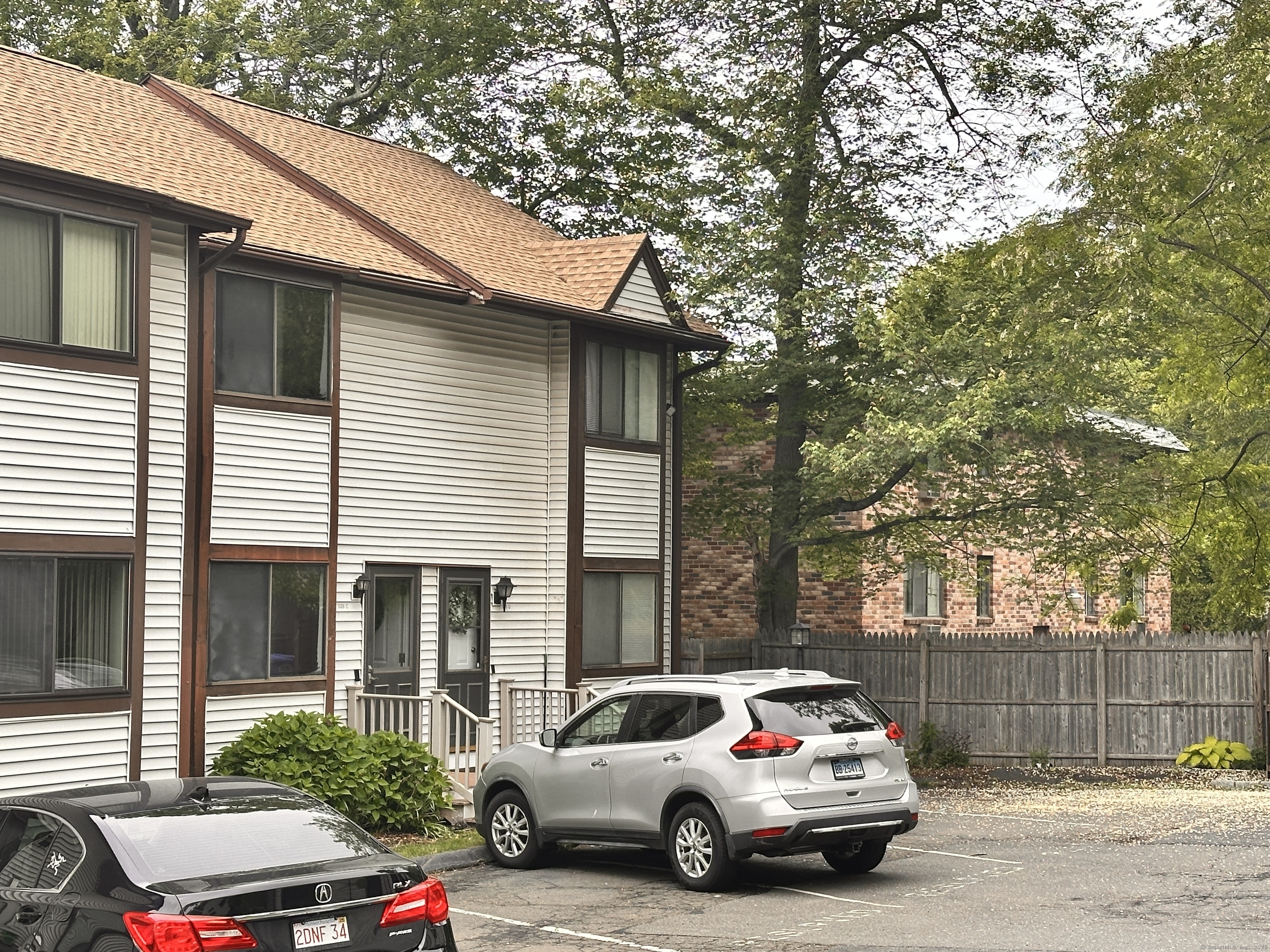 Property Photo:  529 Woodward Avenue Apt C  CT 06512 