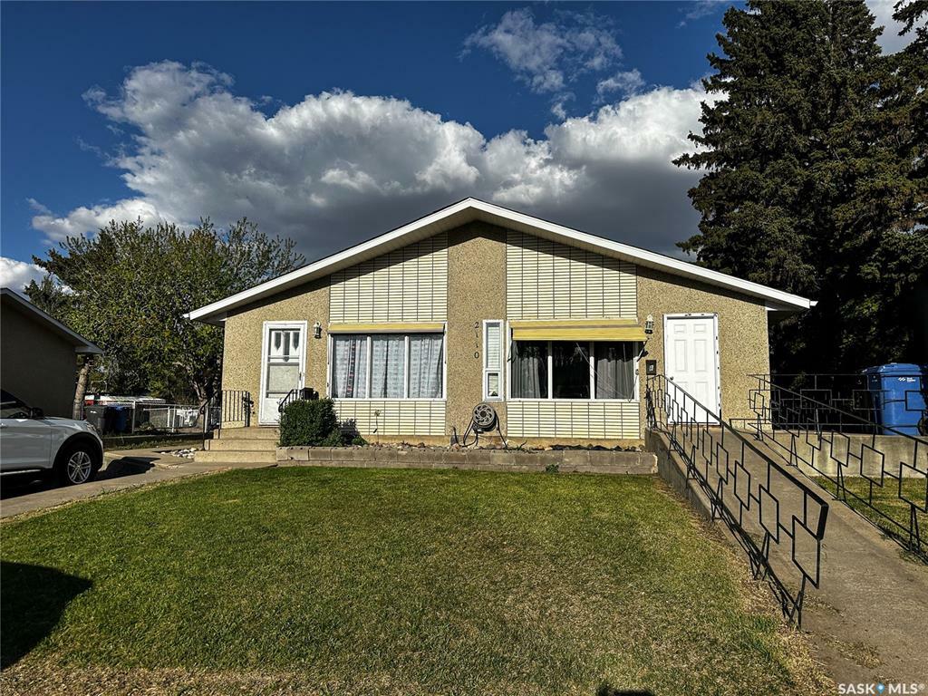 Property Photo: 2110 101st Crescent SK S9A 1C3