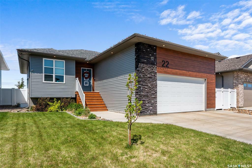 Property Photo: 22 Clunie Court SK S6J 0E3