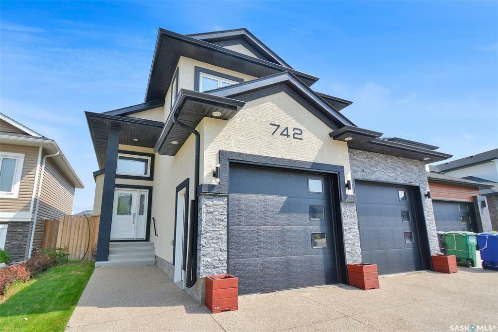 Property Photo: 742 Bolstad Turn SK S7W 0Y3