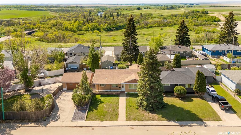 Property Photo:  801 Keith Street  SK S6H 5R3 