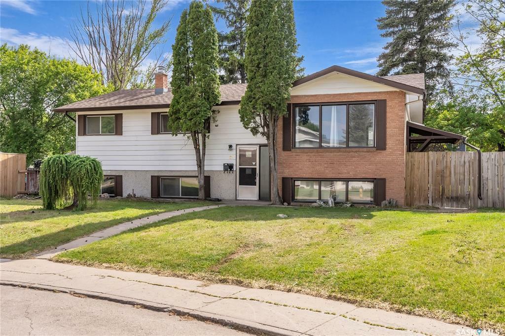 Property Photo:  35 Richmond Crescent  SK S7K 1A7 