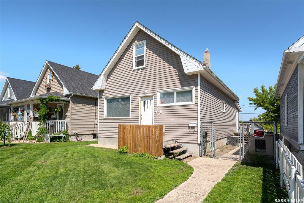 Property Photo:  926 Lillooet Street W  SK S6H 4Z8 