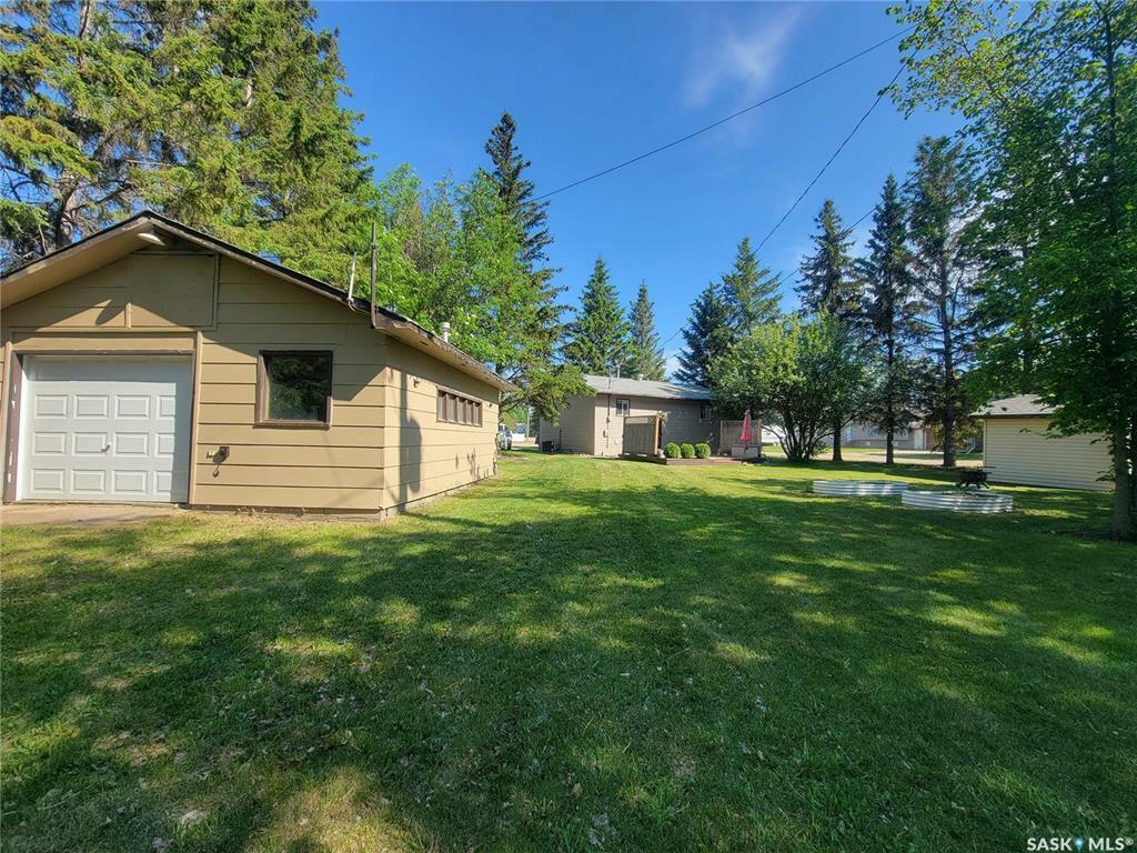 Property Photo: 16 4th Avenue E SK S0M 2C0