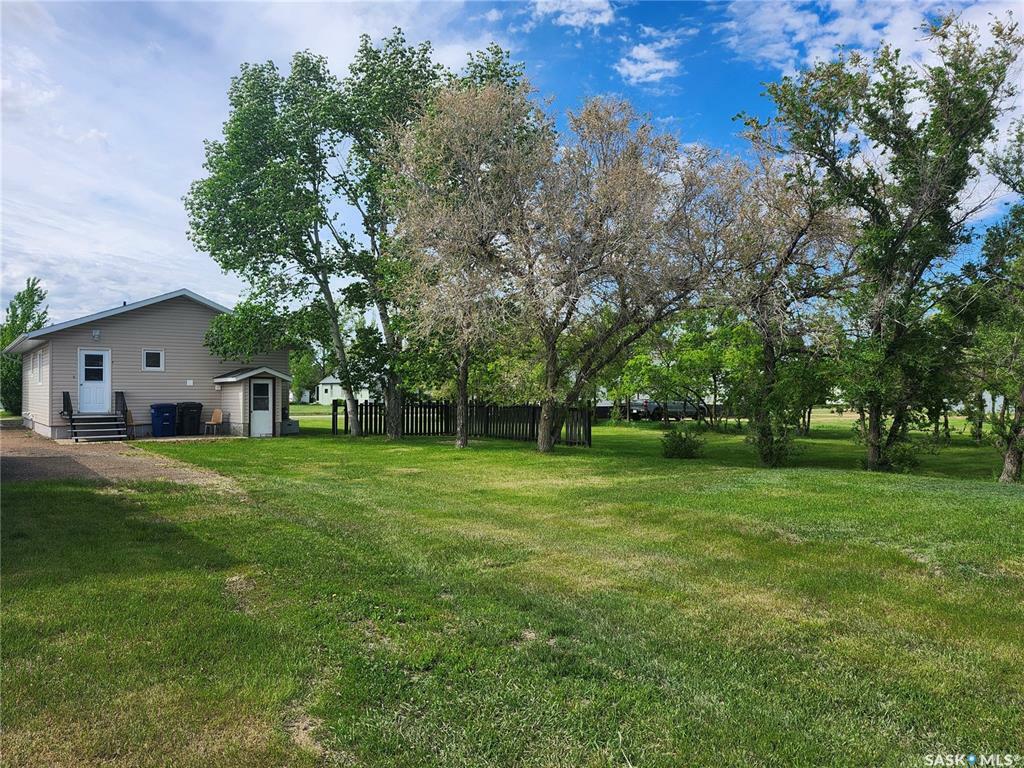 Property Photo: 16 H Avenue SK S0H 0K0