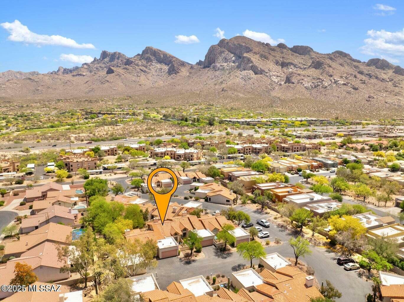 Property Photo: 133 E Horizon Circle AZ 85737