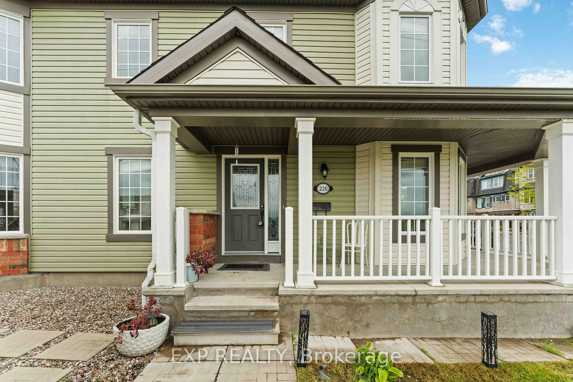 Property Photo: 226 Par-La-Ville Circle ON K2S 0T6