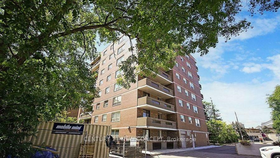 Property Photo: 7451 Yonge Street 101 ON L3T 2B4