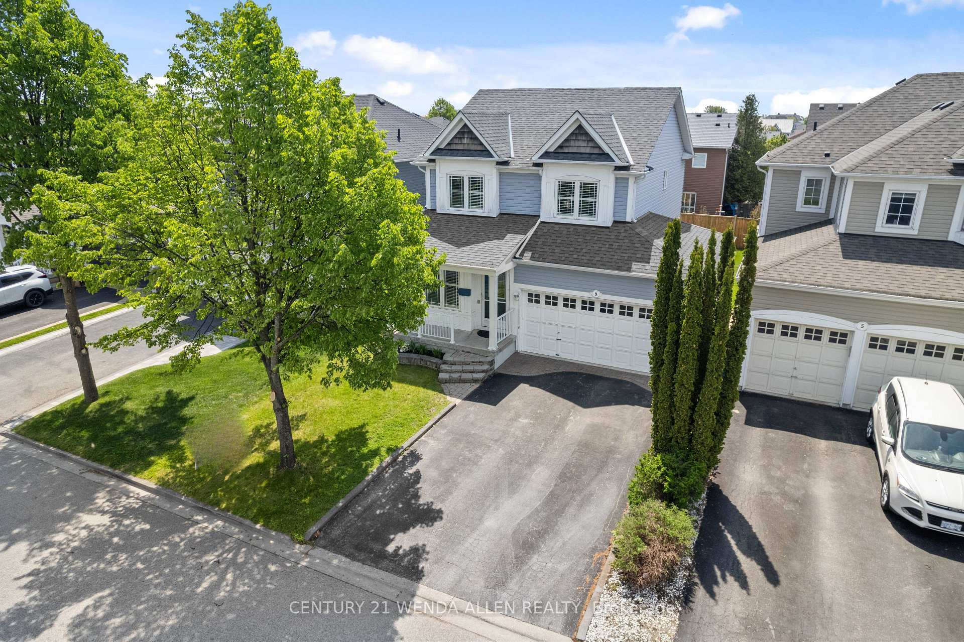 9 Rosemeadow Crescent  Clarington ON L1B 1R3 photo