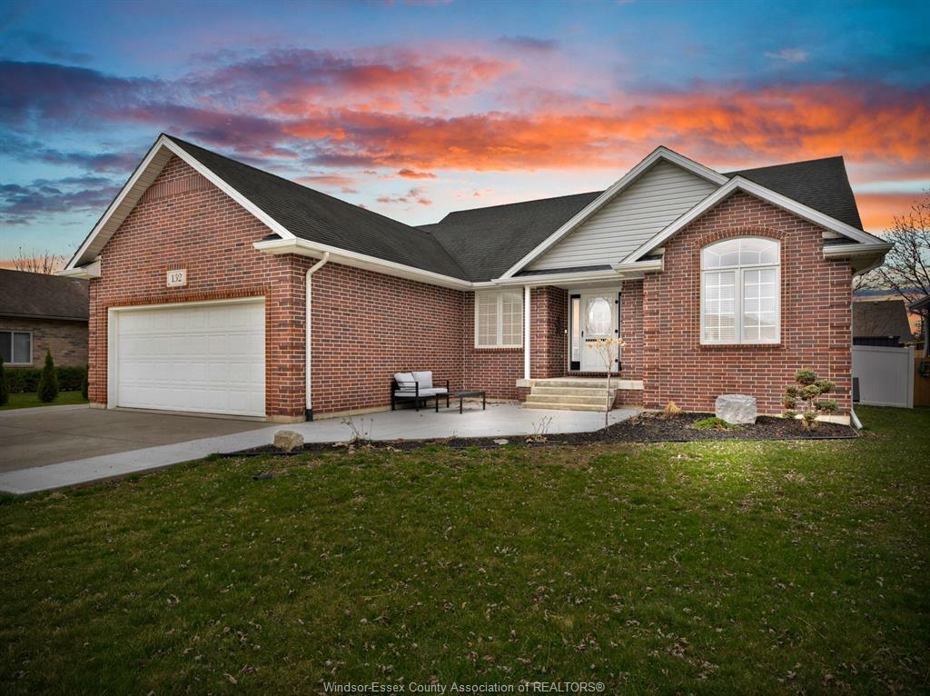 132 Prince Albert Street North  Kingsville ON N9Y 1J7 photo