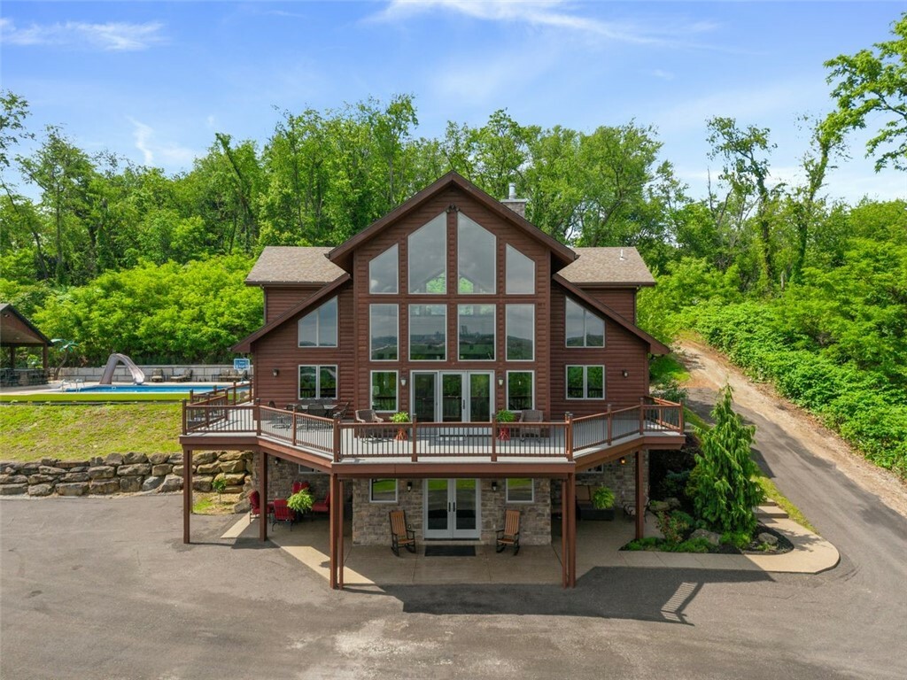 Property Photo:  201 Roosevelt Rd  PA 15202 
