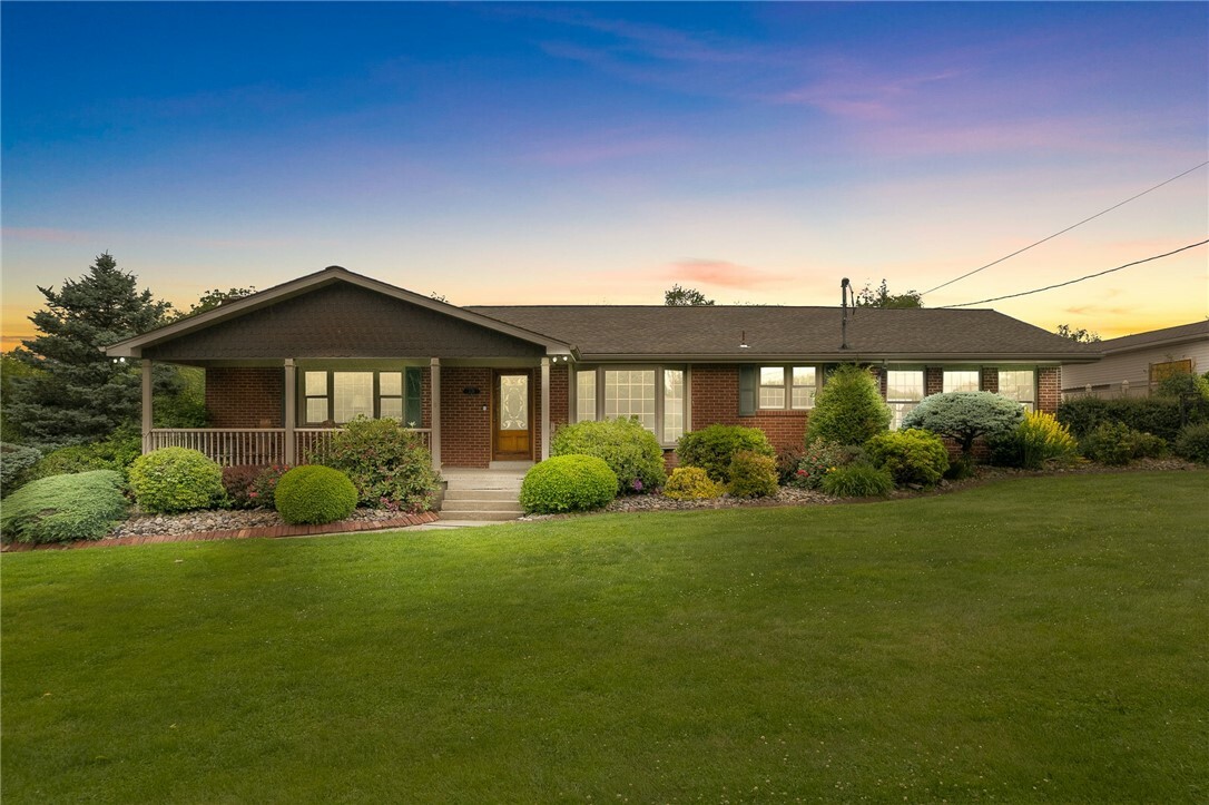 Property Photo: 221 Moody Rd PA 15126