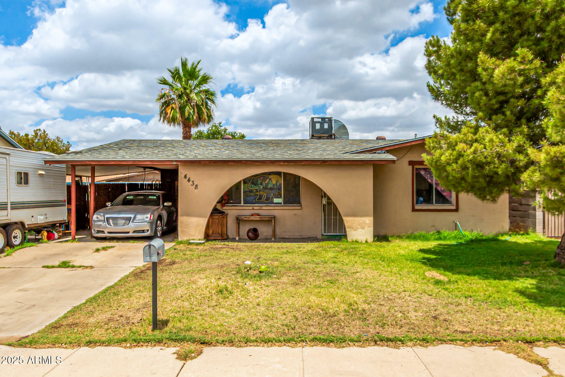 Property Photo: 4438 W Hatcher Road AZ 85302